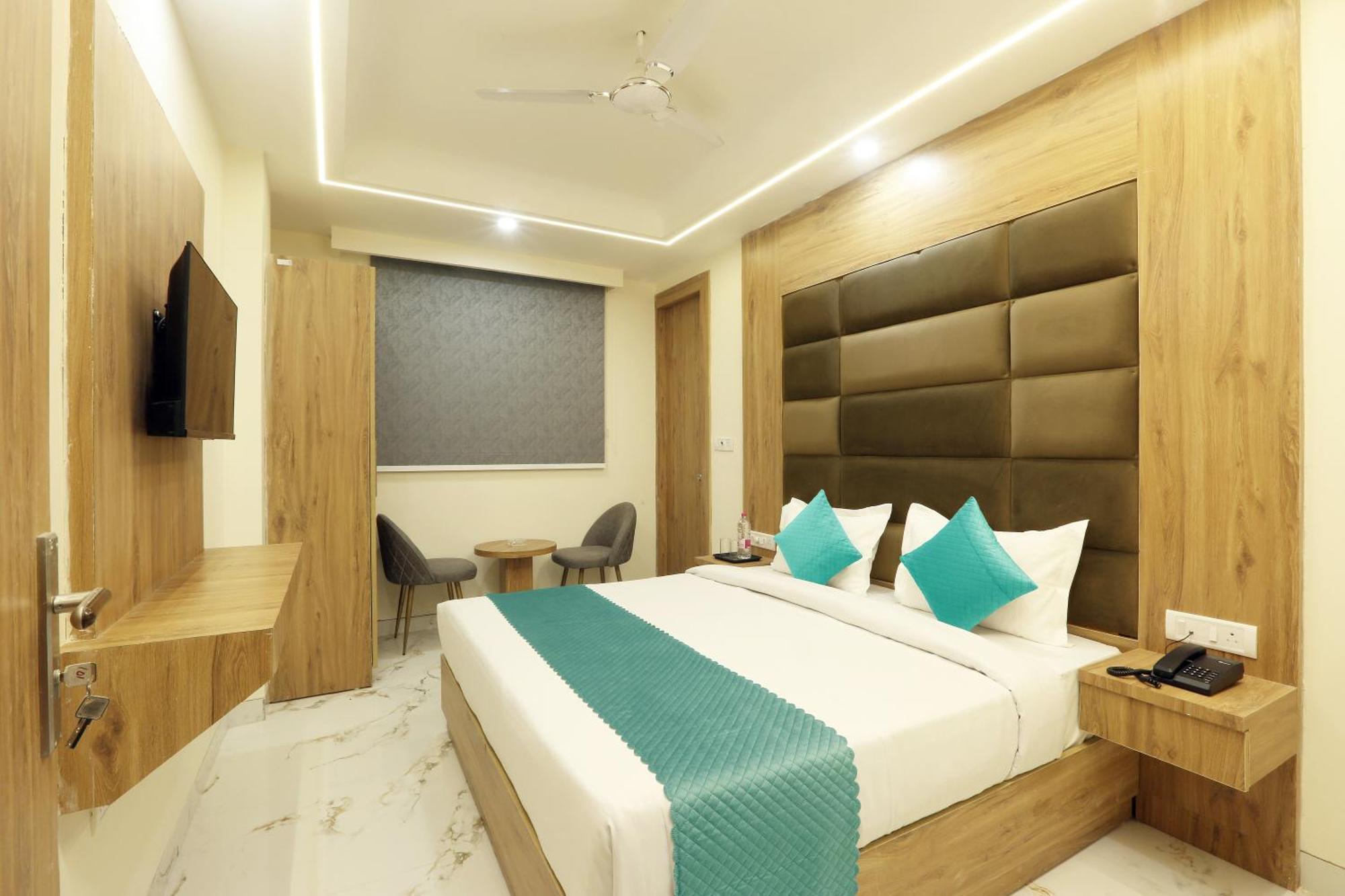 ניו דלהי Hotel Luxe Manor Near Delhi Airport מראה חיצוני תמונה