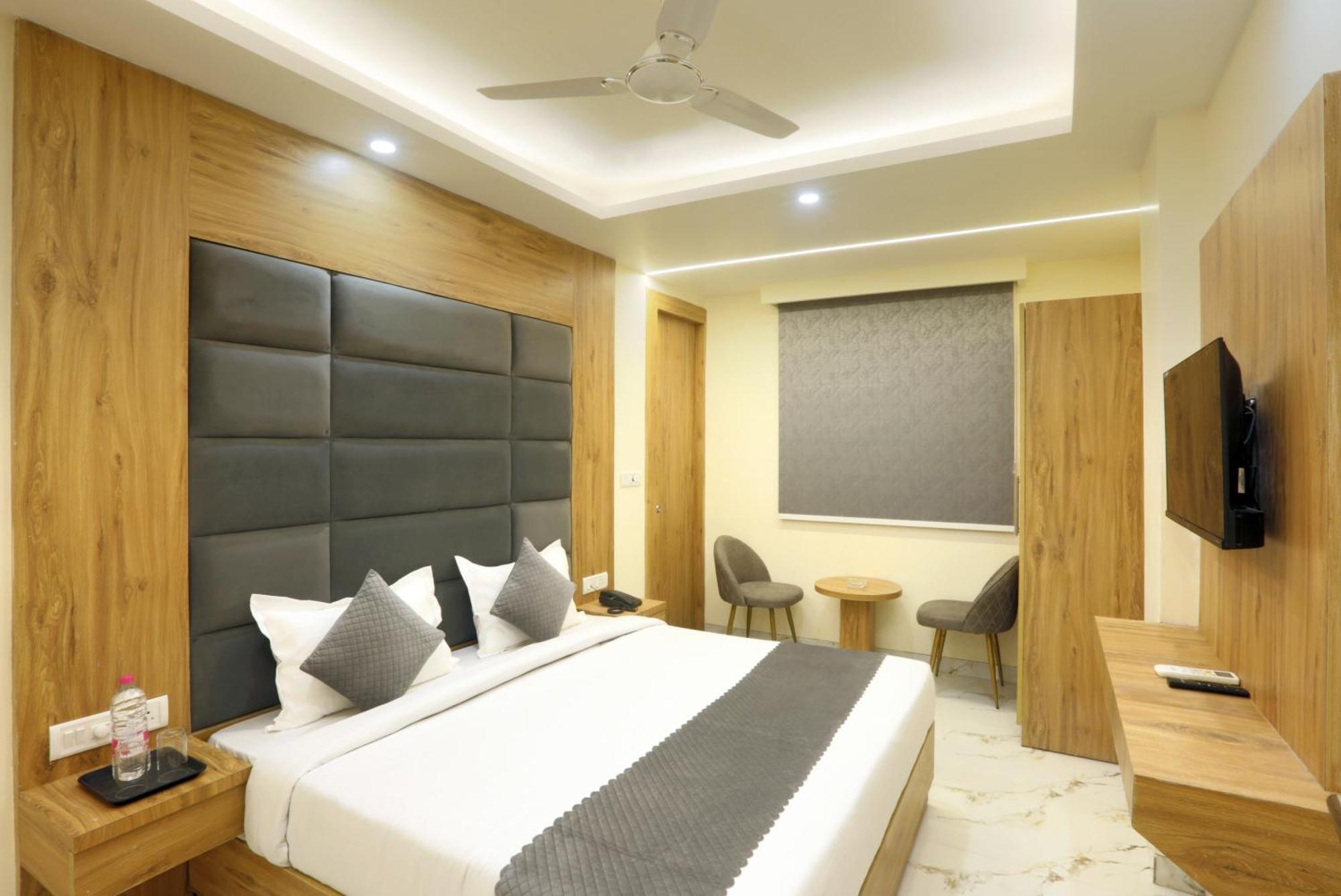ניו דלהי Hotel Luxe Manor Near Delhi Airport מראה חיצוני תמונה
