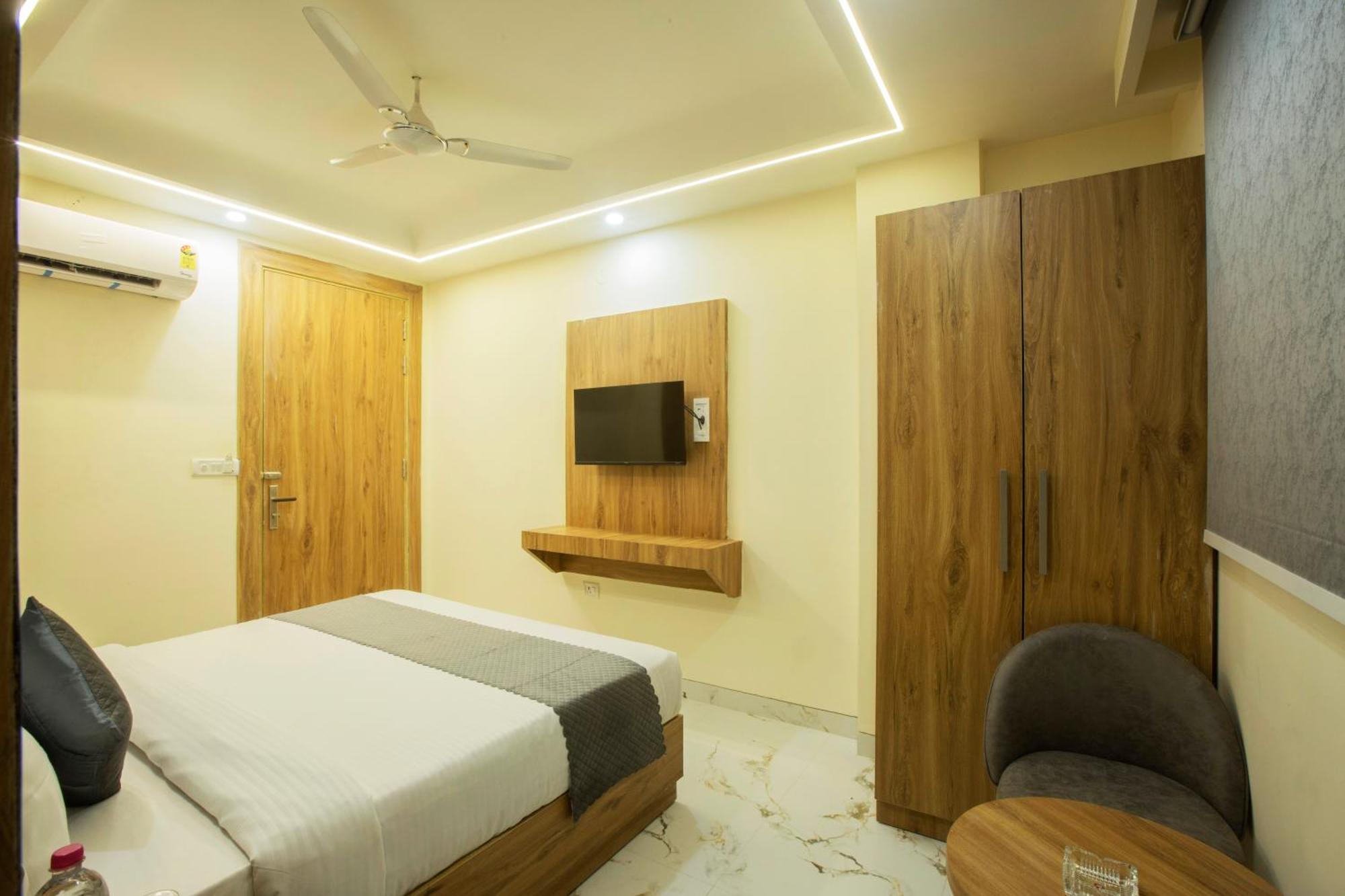 ניו דלהי Hotel Luxe Manor Near Delhi Airport מראה חיצוני תמונה