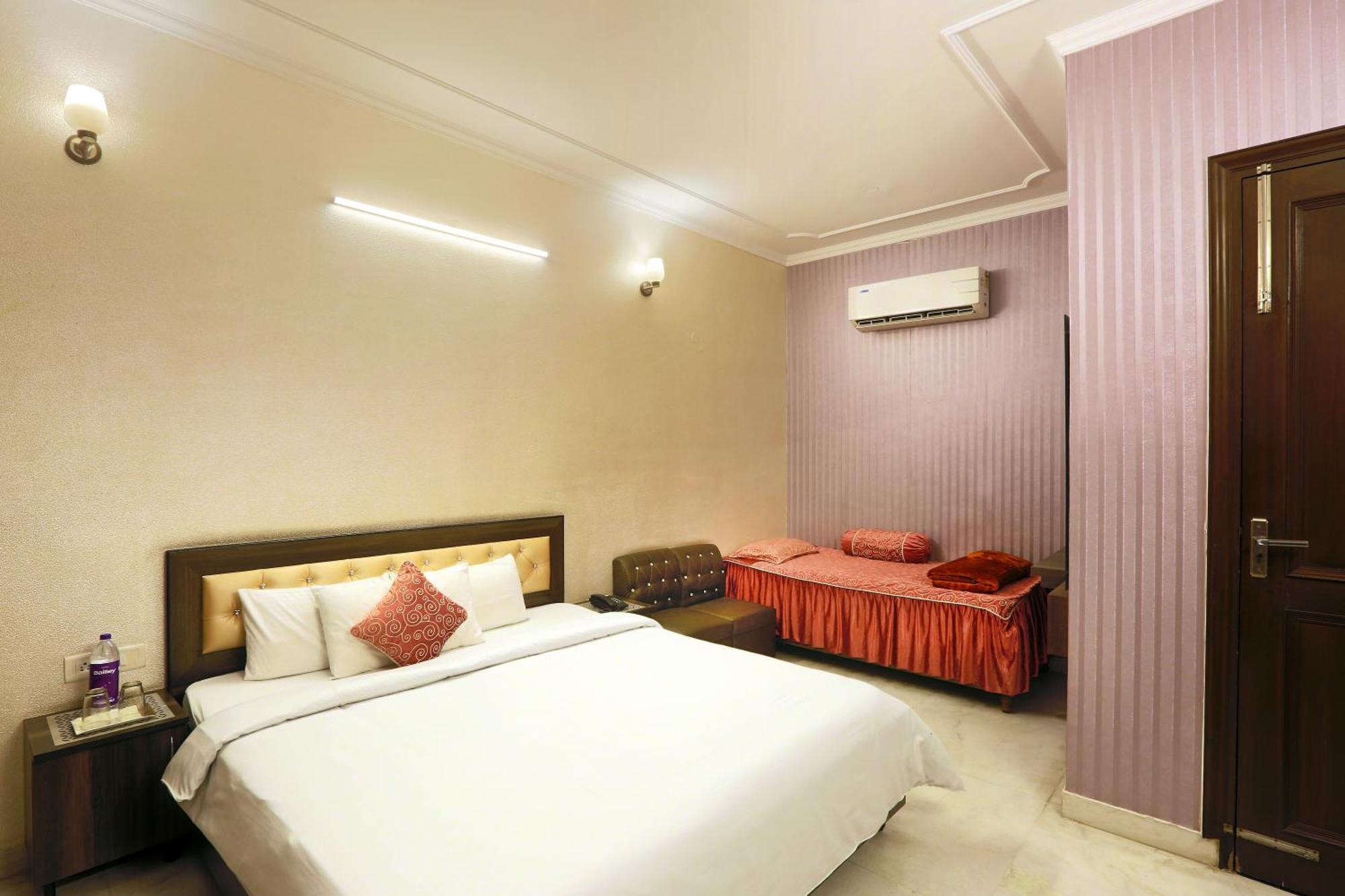 ניו דלהי Hotel Luxe Manor Near Delhi Airport מראה חיצוני תמונה