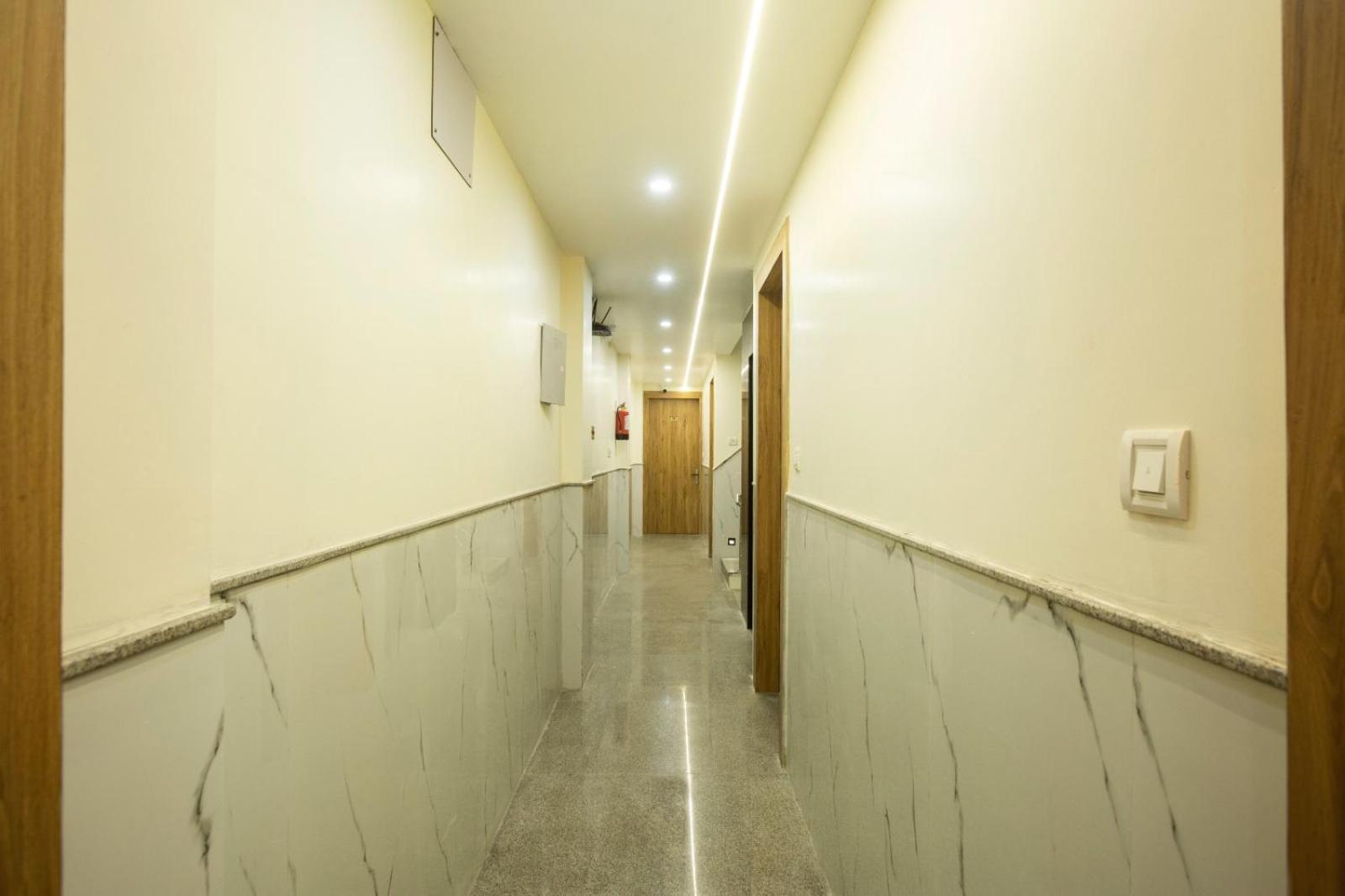 ניו דלהי Hotel Luxe Manor Near Delhi Airport מראה חיצוני תמונה