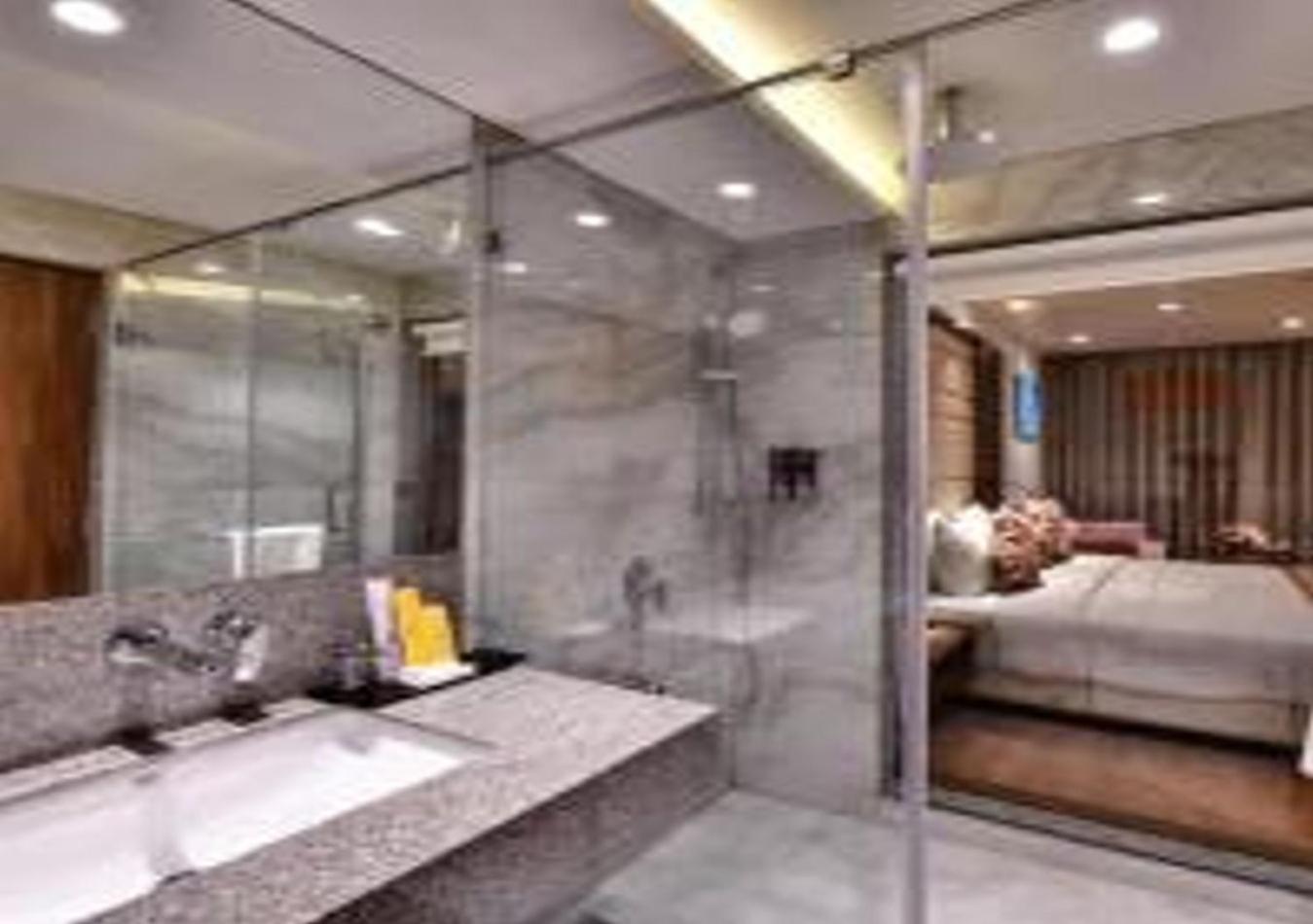 ניו דלהי Hotel Luxe Manor Near Delhi Airport מראה חיצוני תמונה