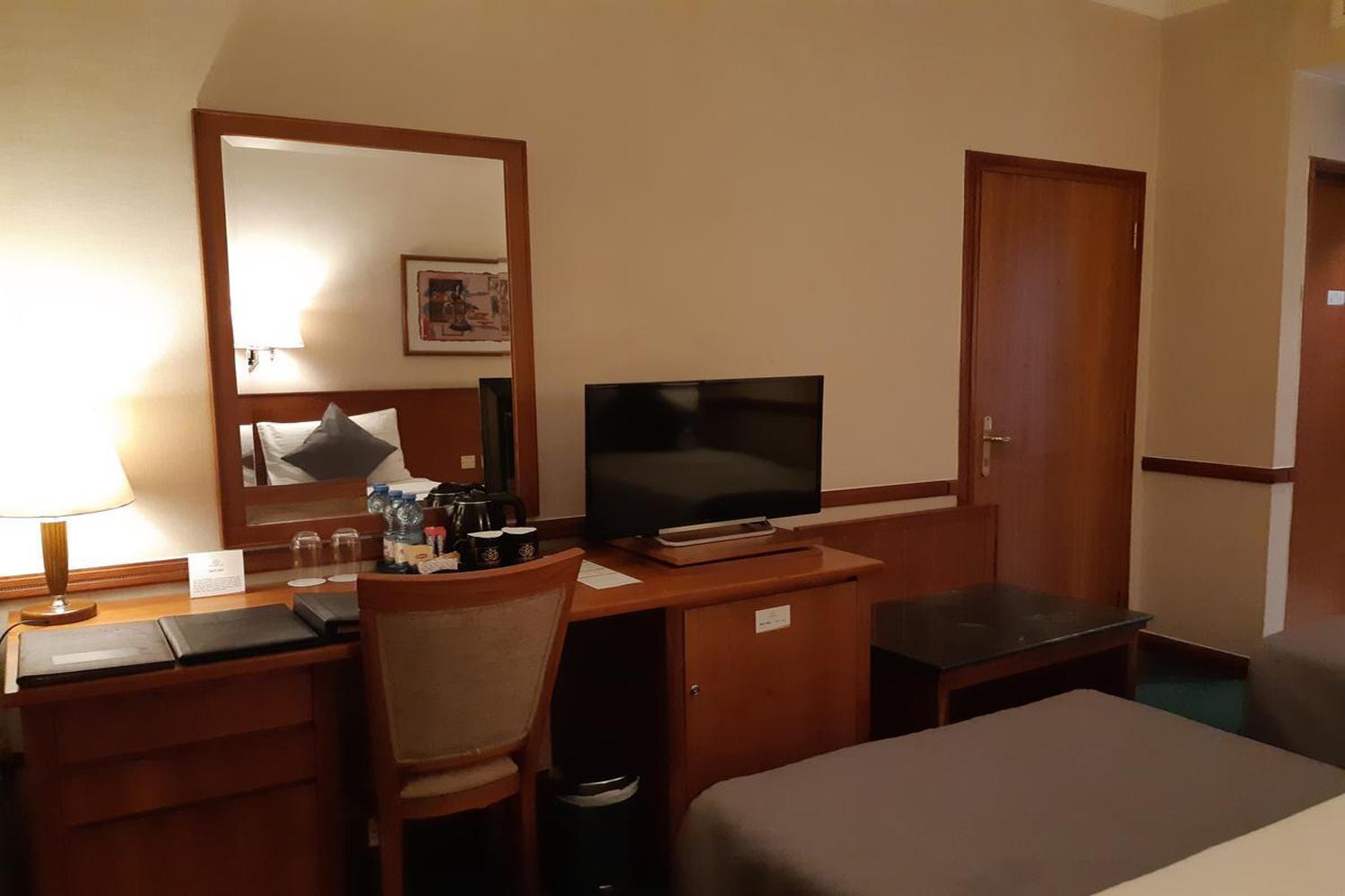 ניו דלהי Hotel Luxe Manor Near Delhi Airport מראה חיצוני תמונה